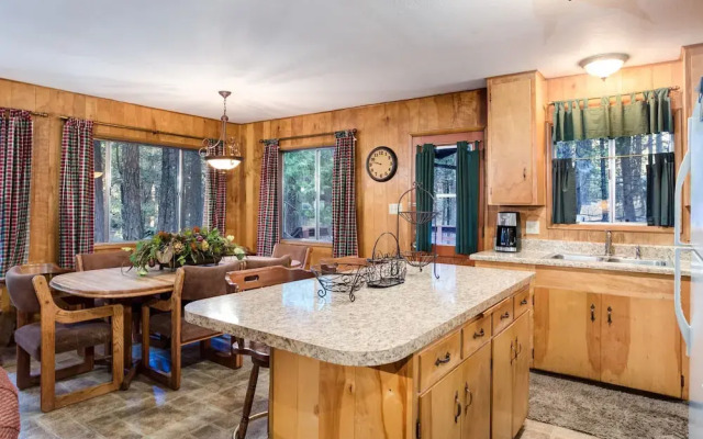 Pine Creek Cabin