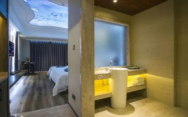 Real Madrid Yachts Holiday Hotel