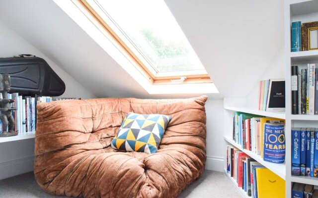 Stylish 2 Bedroom House In Nunhead With Garden