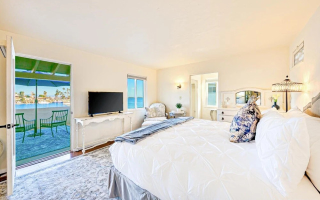 Sandy Point Village