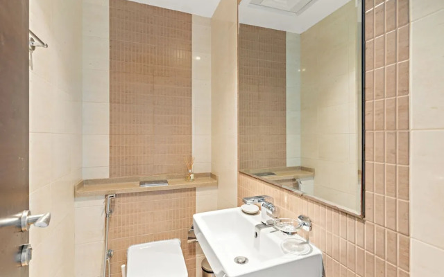 HiGuests - Exceptional Apt with Furnished Terrace By the Sea