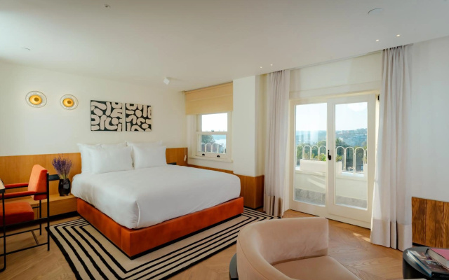 The Gift Hotel - Image 2