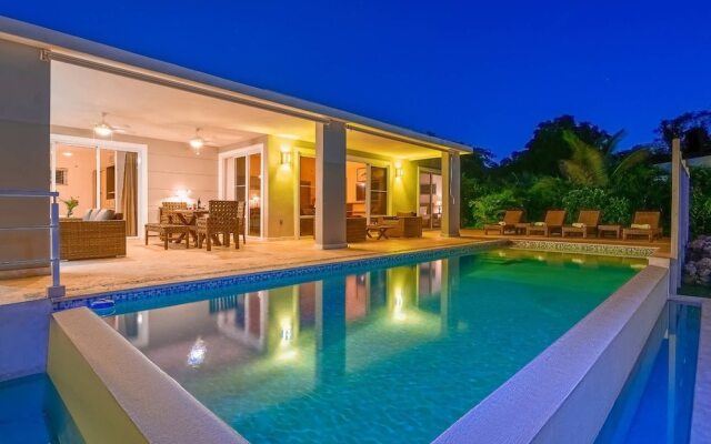 Magnificent Mid-century Mini Mansion