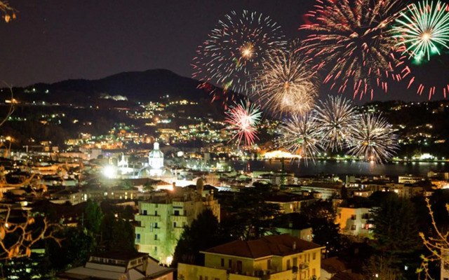 Silky House with Private Parking