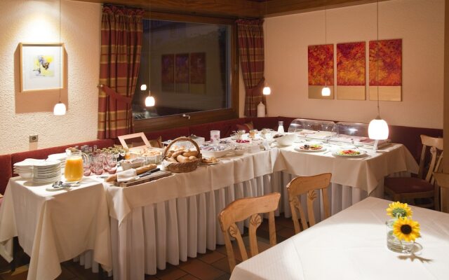 Maien Hotel & Restaurant