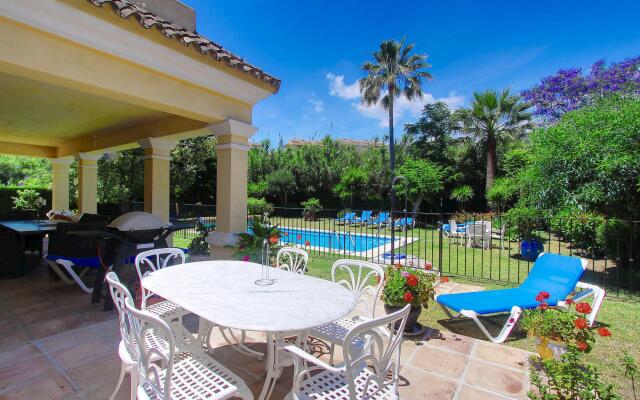 1106- Bel Air Family Villa