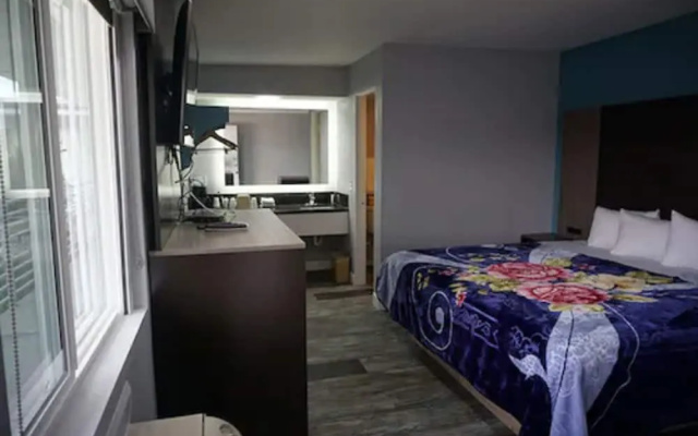 Thunderbird Motel