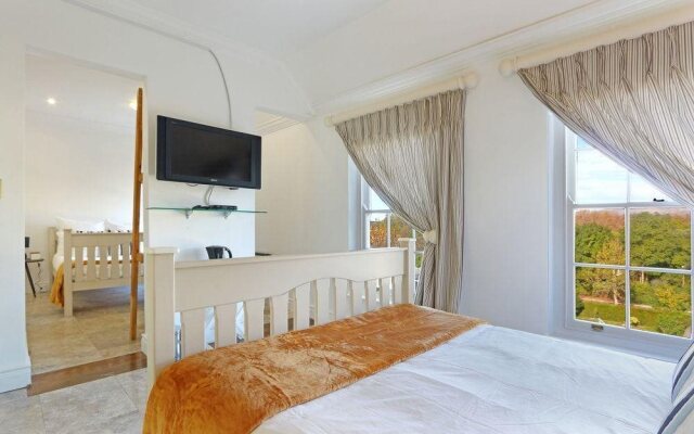 Alphens Edge Boutique Retreat