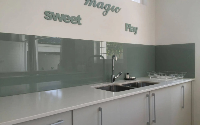 Cricklewood Place Luxury Holiday Homes