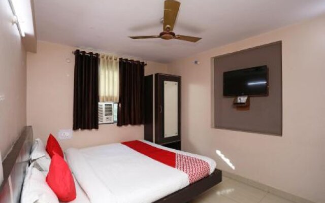 Oyo 28096 Hotel Chanakya Vihar