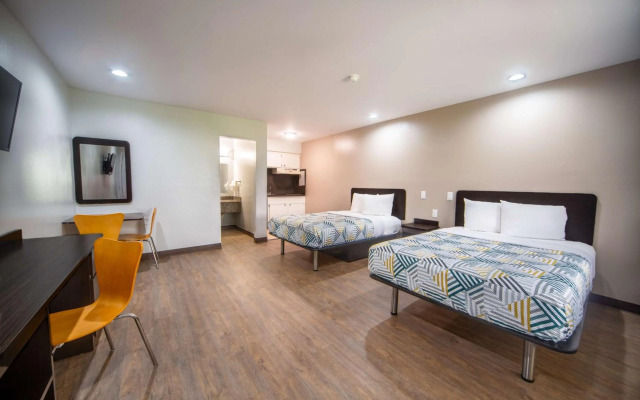 Motel 6 Livingston, TX