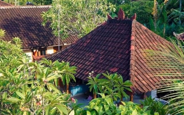 Sri Beach Inn