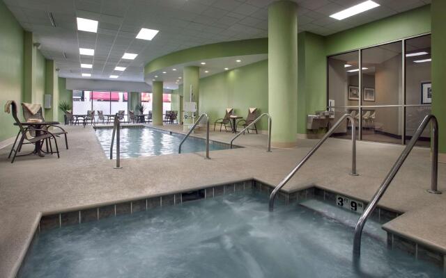 Hampton Inn & Suites Milwaukee Downtown