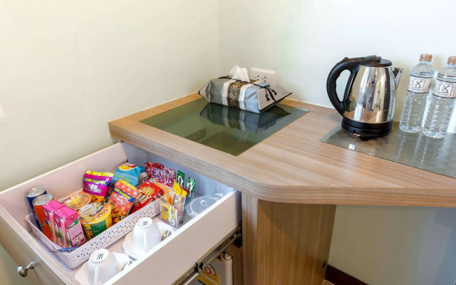 RoomQuest Suvarnabhumi Airport Rom Klao
