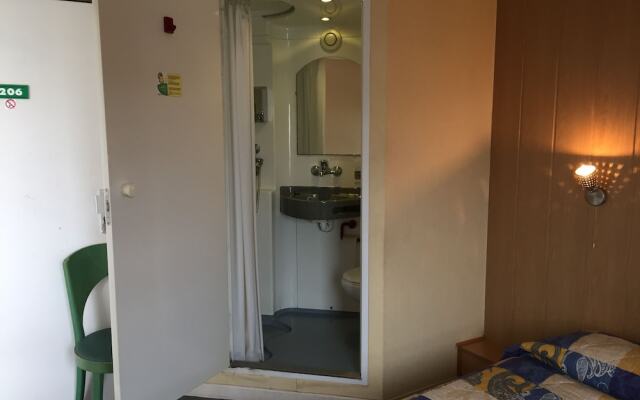 Fasthôtel Paris Ouest - Plaisir