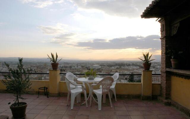 Carmen en el Albaicín con Jardin y Vistas