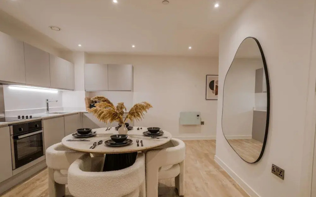 Bianco Suite 2BR With City Views
