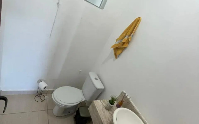 Casa Duplex 2 quartos com amplo quintal