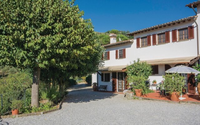 Nice Home in Uzzano Pt With 3 Bedrooms, Wifi and Outdoor Swimming Pool