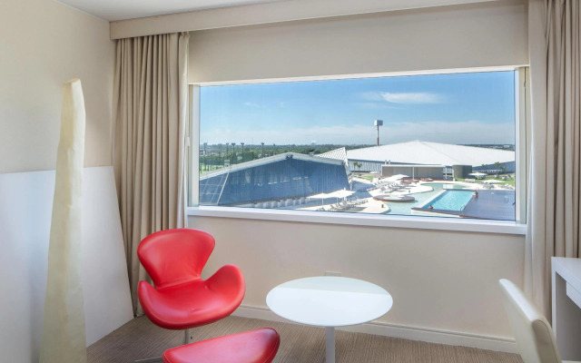 Pullman Rosario City Center Hotel
