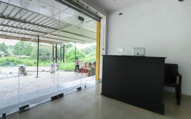 Hotel Kriti Palace by OYO Rooms