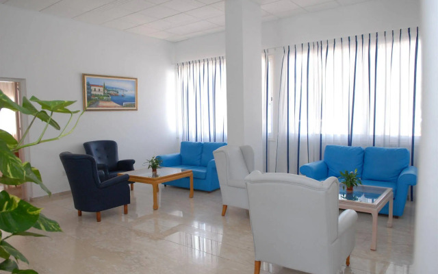 Maistros Hotel Apartments