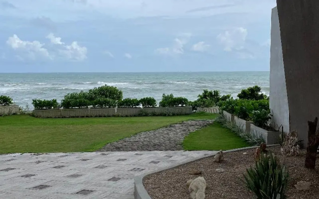 Oceanfronts Apartments