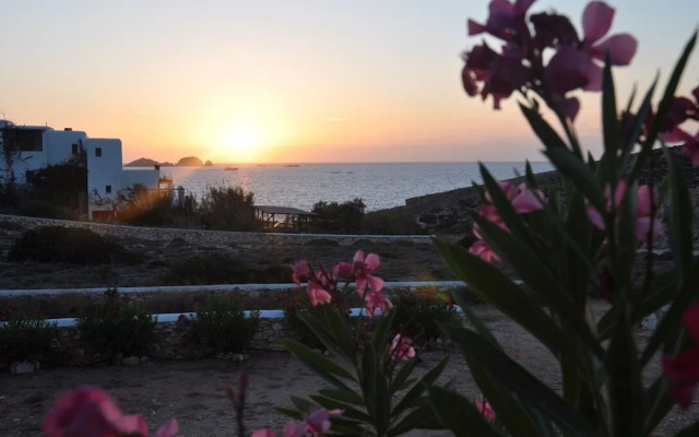Seaside Villa Costal Vibes Walk to Beach