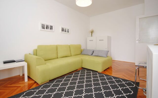 Bolt Holiday Apartment