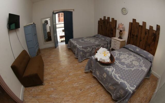 Hostel Punto 72