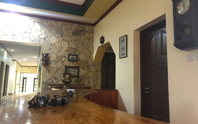 Enyati Lodge