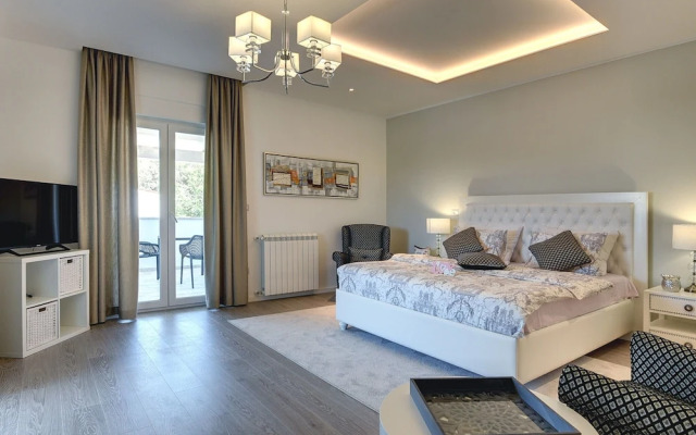 Villa With Pool in Premantura