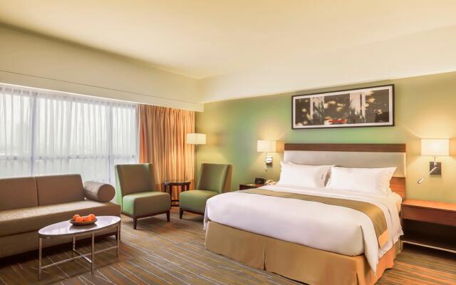 Holiday Inn & Suites Makati by IHG