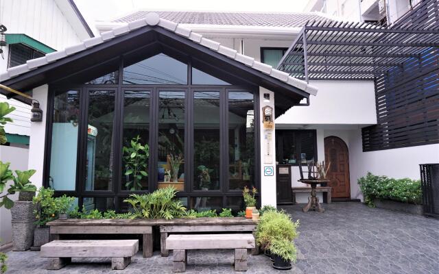 Baan Lung Poshtel - Hostel