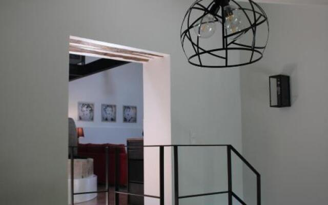 Apothiki House