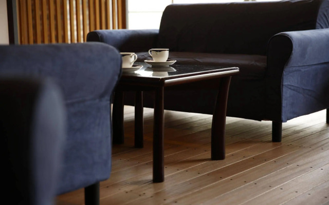 Kyou Bar Lounge & Inn