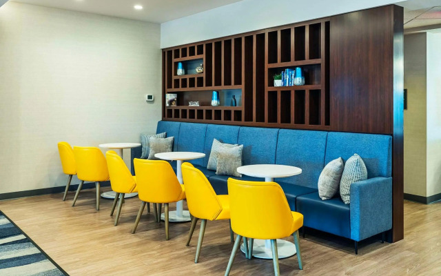 Comfort Suites Kelowna