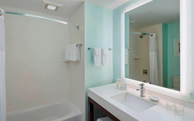 Courtyard by Marriott Nassau Downtown/Junkanoo Beach