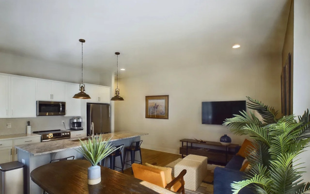 Country Lyric - Mins to Downtown - Rooftop Deck