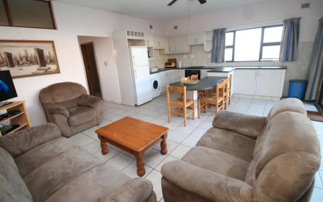 Uvongo Cabanas 14B