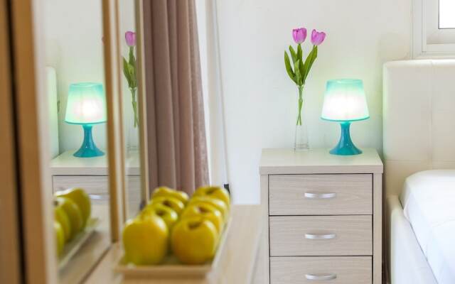 Jasmine Suite 003