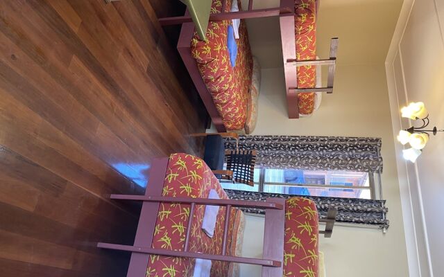 Snow Gate Motel and Apartments