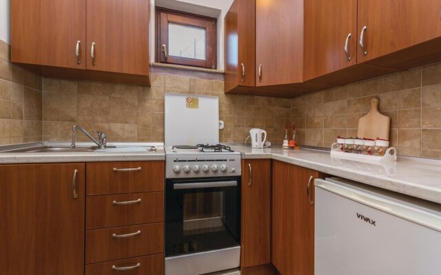 Nice Home in Radmani With Wifi and 2 Bedrooms