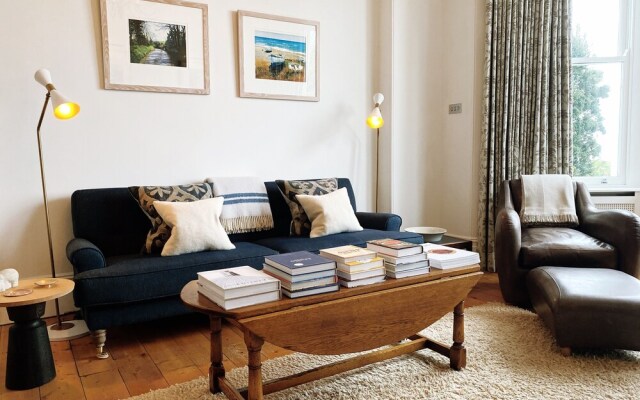 Spectacular Coastal Townhouse in Fowey for 8