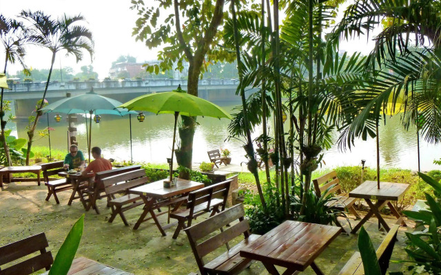 Hollanda Montri Guesthouse