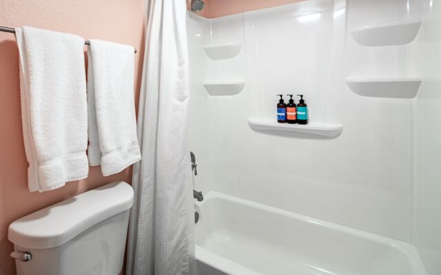 WanderJaunt - Camelback East Apts