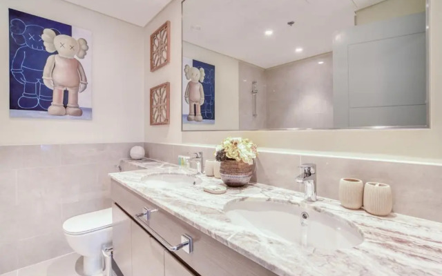 City Living at Its Best Near Burj Khalifa