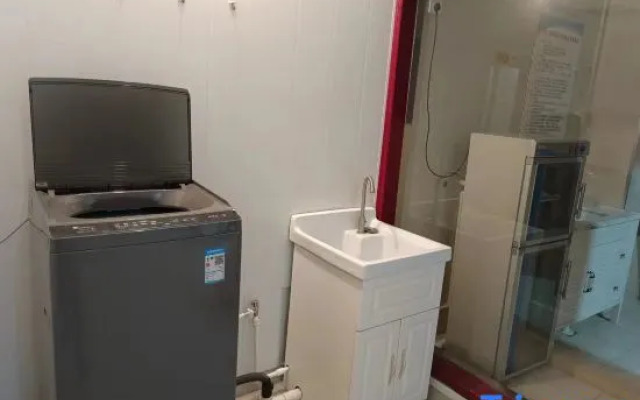 Yancheng High-tech Zone Business Hotel (High-tech Zone Bus Station Branch)