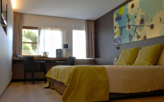 Flanders Hotel