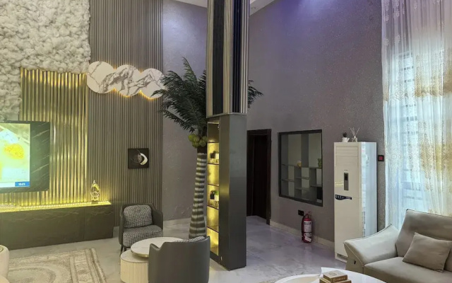 Silver Gate Hotel and Suites